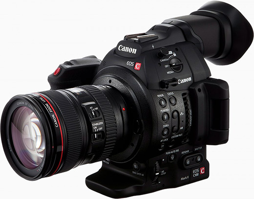 Canon EOS C100 Mark II s objektivem