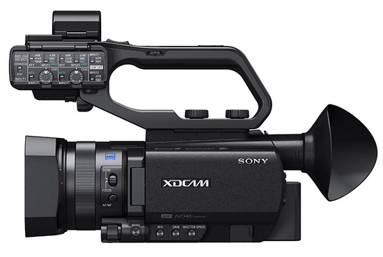 Sony XDCAM PXW-X70 zboku